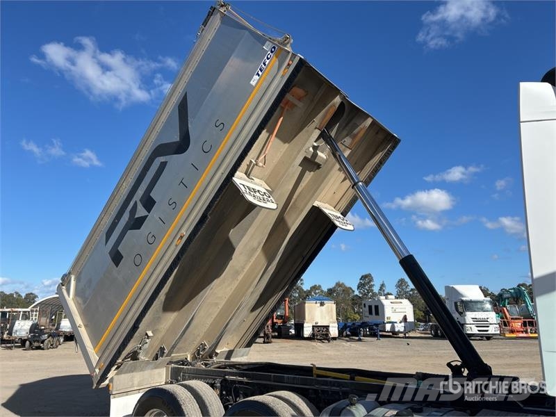 Mercedes-Benz Actros 2653 6x4 T/A Dump Truck Pašizgāzējs