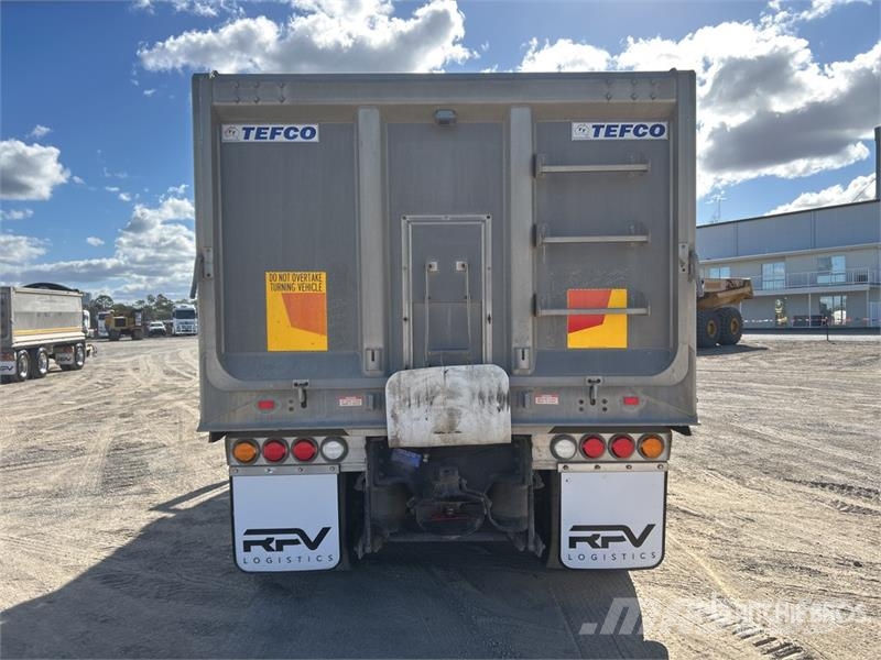 Mercedes-Benz Actros 2653 6x4 T/A Dump Truck Pašizgāzējs