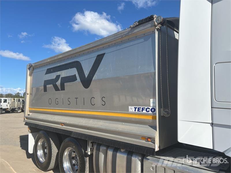 Mercedes-Benz Actros 2653 6x4 T/A Dump Truck Pašizgāzējs