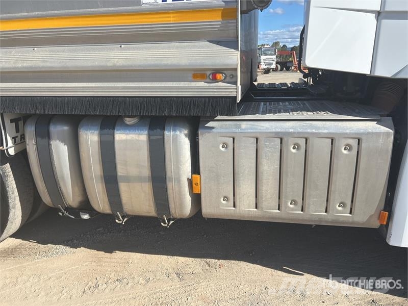 Mercedes-Benz Actros 2653 6x4 T/A Dump Truck Pašizgāzējs