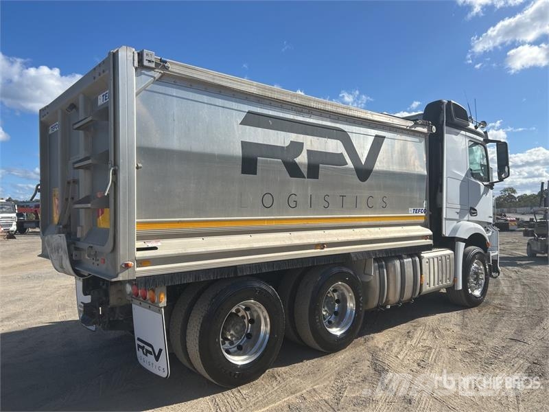 Mercedes-Benz Actros 2653 6x4 T/A Dump Truck Pašizgāzējs