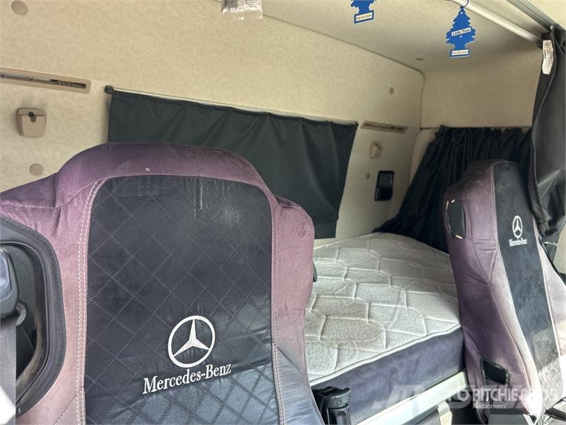 Mercedes-Benz Actros 2653 6x4 T/A Dump Truck Pašizgāzējs