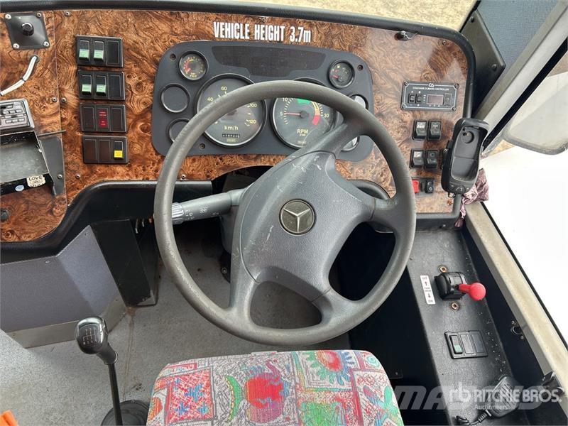 Mercedes-Benz OH1725 4x2 57-Seat School Bus Mini autobusi