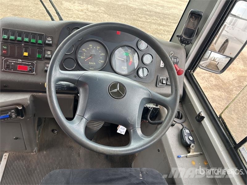 Mercedes-Benz OH1725 4x2 57-Seat School Bus Minibusse