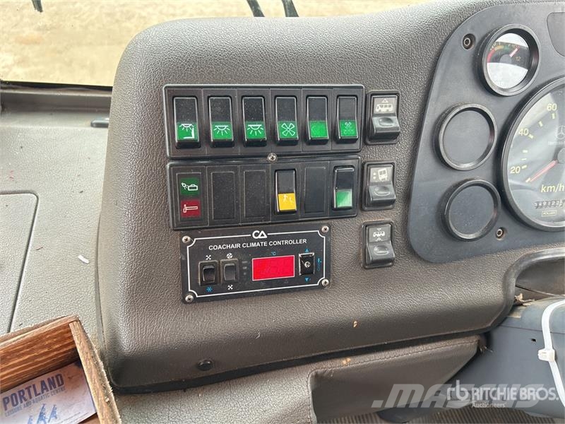 Mercedes-Benz OH1725 4x2 57-Seat School Bus Minibusse