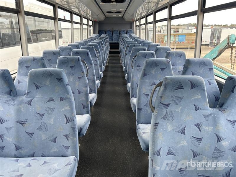 Mercedes-Benz OH1725 4x2 57-Seat School Bus Minibusse