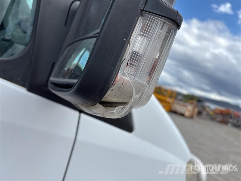 Mercedes-Benz Sprinter 4x2 Van Truck Tovornjaki zabojniki