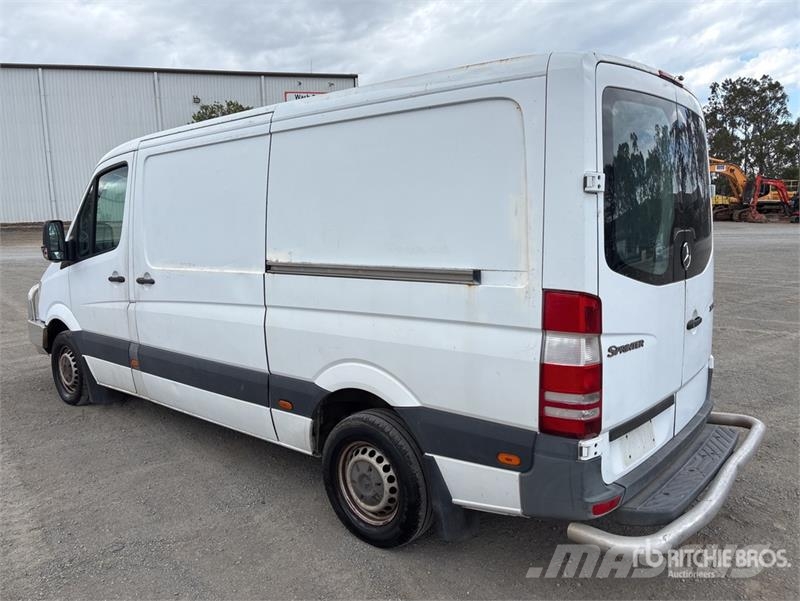 Mercedes-Benz Sprinter 4x2 Van Truck Tovornjaki zabojniki