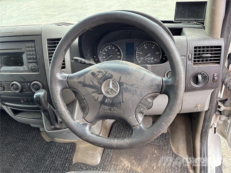 Mercedes-Benz Sprinter 4x2 Van Truck Tovornjaki zabojniki