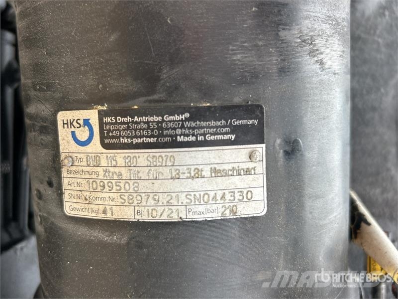Miller DX27 GTT Hydraulic Tilting Excavator Coupler (Unus Quick connectors
