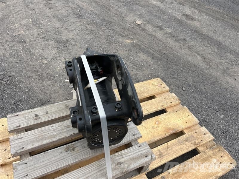 Miller DX27 GTT Hydraulic Tilting Excavator Coupler (Unus Quick connectors