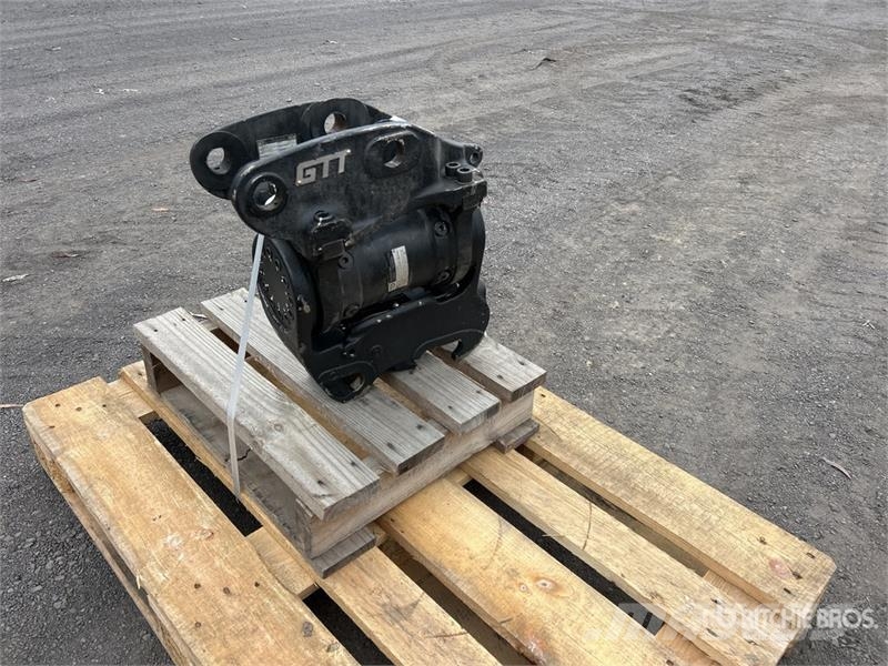 Miller DX27 GTT Hydraulic Tilting Excavator Coupler (Unus Quick connectors