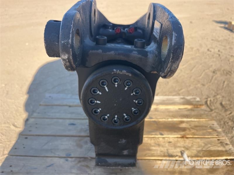 Miller Hydraulic Tilting Excavator Hitch (Unused) - Fits  Ďalšie poľnohospodárske stroje