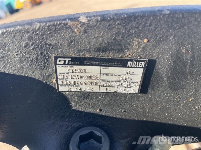 Miller Hydraulic Tilting Excavator Hitch (Unused) - Fits Ďalšie poľnohospodárske stroje