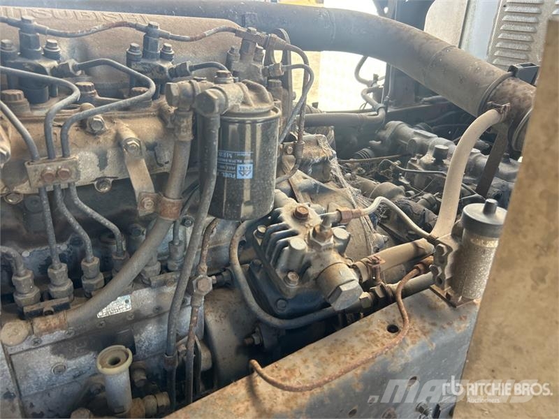 Mitsubishi FM515 4x2 Crew Cab Livestock Truck Citi