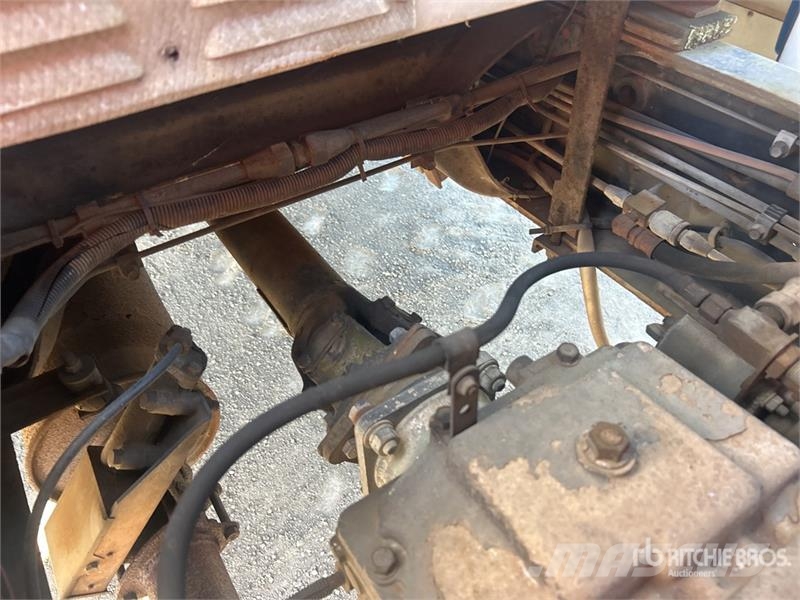 Mitsubishi FM515 4x2 Crew Cab Livestock Truck Citi