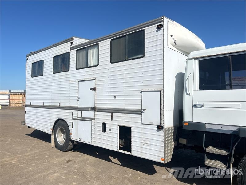Mitsubishi FM515 4x2 Crew Cab Livestock Truck Citi