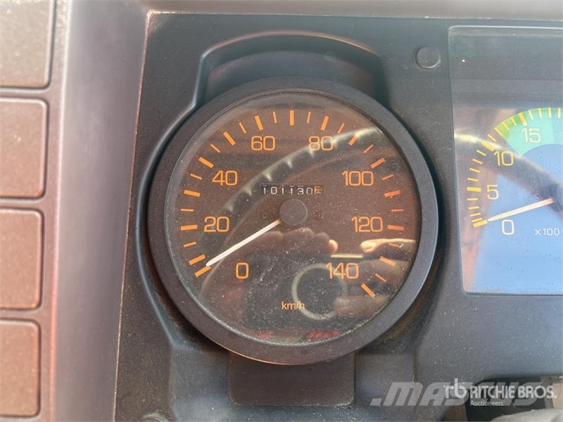 Mitsubishi FM515 4x2 Crew Cab Livestock Truck Citi