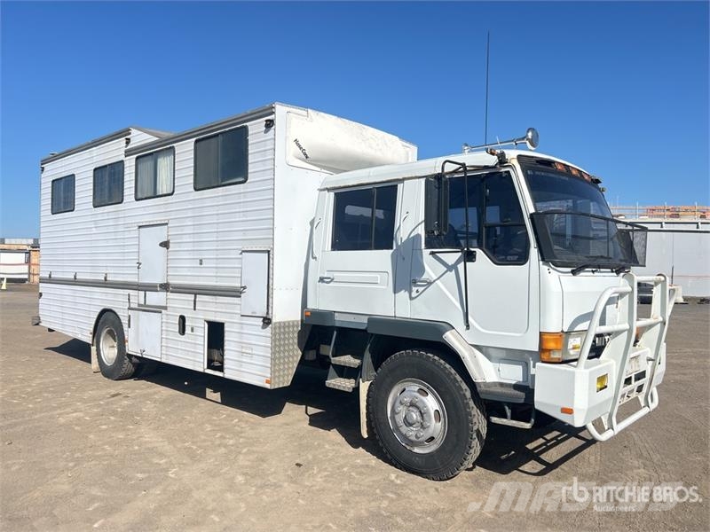 Mitsubishi FM515 4x2 Crew Cab Livestock Truck Citi