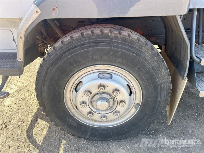 Mitsubishi FM515 4x2 Crew Cab Livestock Truck Citi