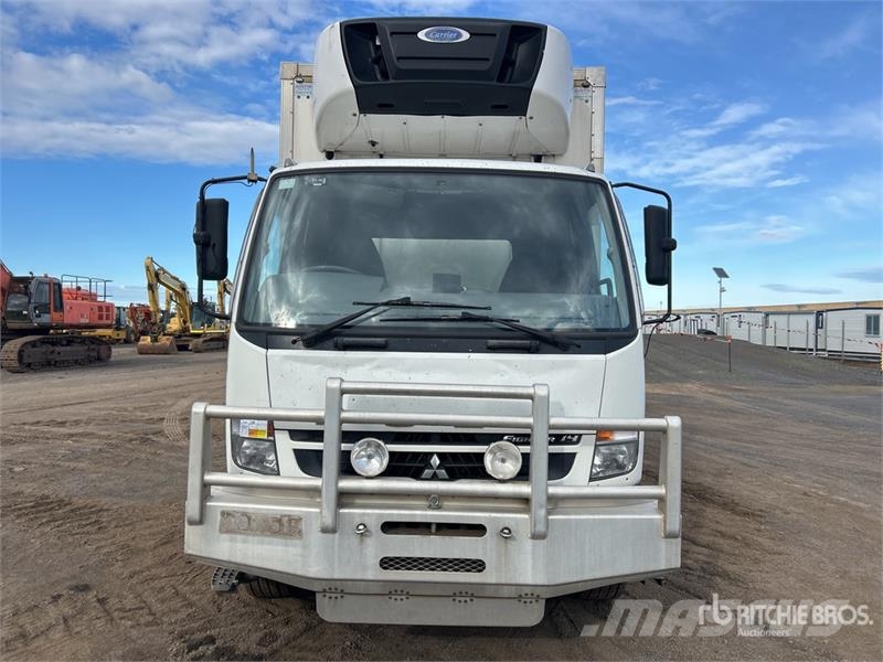 Mitsubishi FN600 6x2 Refrigerated Truck شاحنات بدرجة حرارة قابلة للضبط