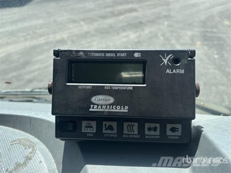 Mitsubishi FN600 6x2 Refrigerated Truck Temperature controlled trucks