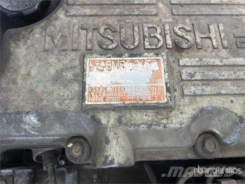 Mitsubishi FN600 6x2 Refrigerated Truck شاحنات بدرجة حرارة قابلة للضبط