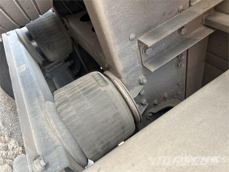 Mitsubishi FN600 6x2 Refrigerated Truck شاحنات بدرجة حرارة قابلة للضبط