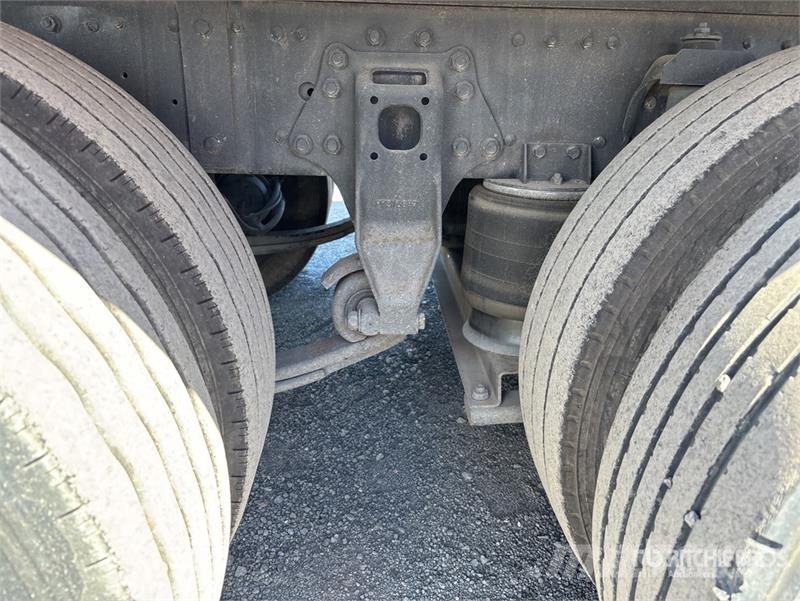 Mitsubishi FN600 6x2 Refrigerated Truck Temperature controlled trucks