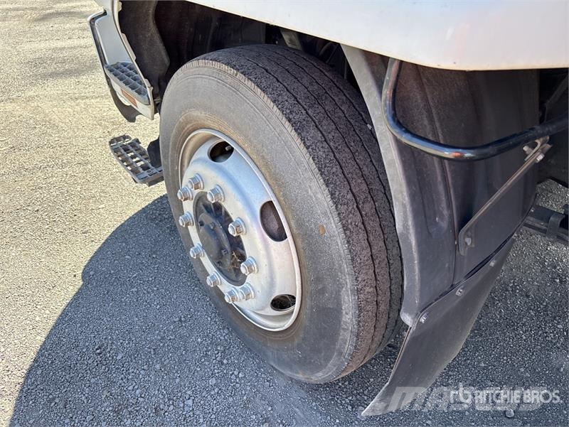 Mitsubishi FN600 6x2 Refrigerated Truck Temperature controlled trucks
