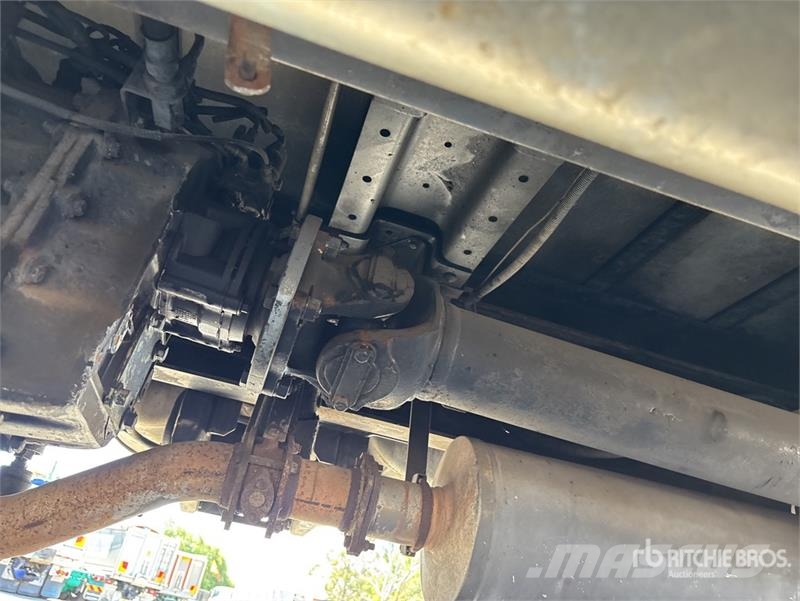 Mitsubishi FN600 6x2 Refrigerated Truck Temperature controlled trucks