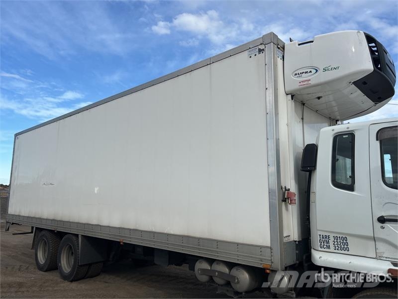 Mitsubishi FN600 6x2 Refrigerated Truck شاحنات بدرجة حرارة قابلة للضبط