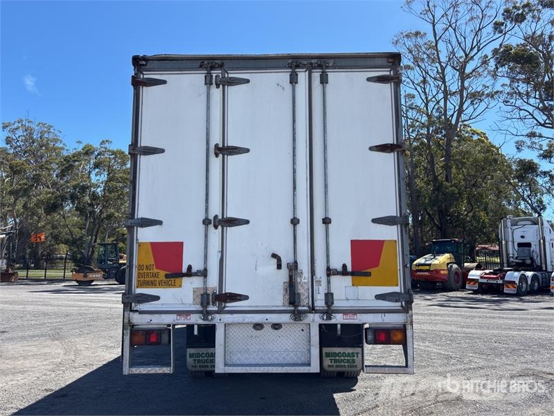 Mitsubishi FN600 6x2 Refrigerated Truck Temperature controlled trucks