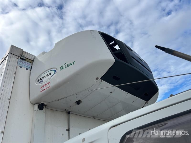 Mitsubishi FN600 6x2 Refrigerated Truck شاحنات بدرجة حرارة قابلة للضبط