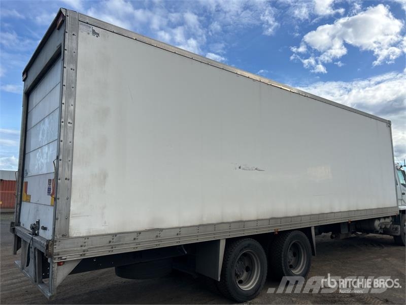 Mitsubishi FN600 6x2 Refrigerated Truck شاحنات بدرجة حرارة قابلة للضبط