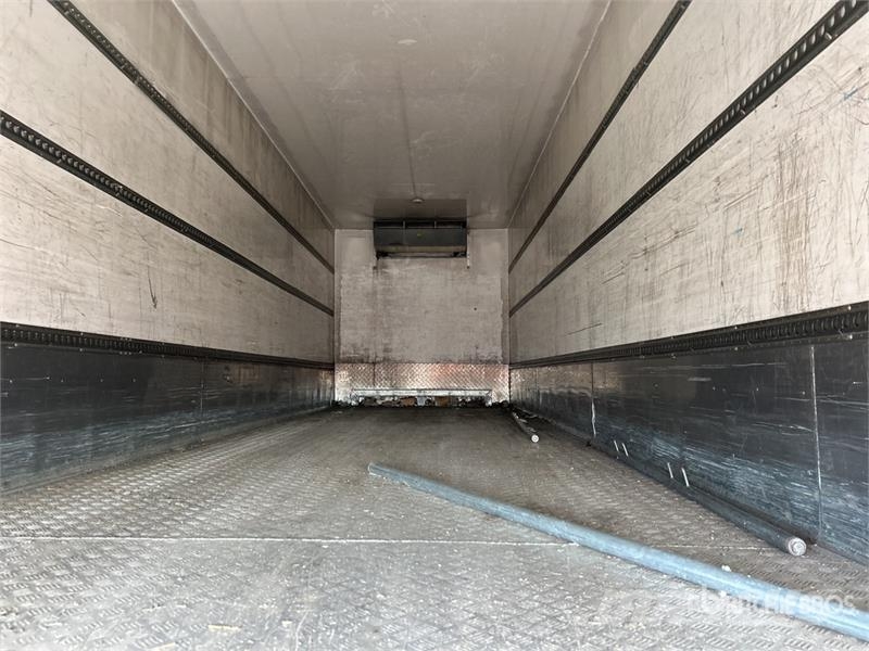 Mitsubishi FN600 6x2 Refrigerated Truck شاحنات بدرجة حرارة قابلة للضبط