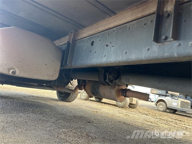 Mitsubishi FN600 6x2 Refrigerated Truck شاحنات بدرجة حرارة قابلة للضبط