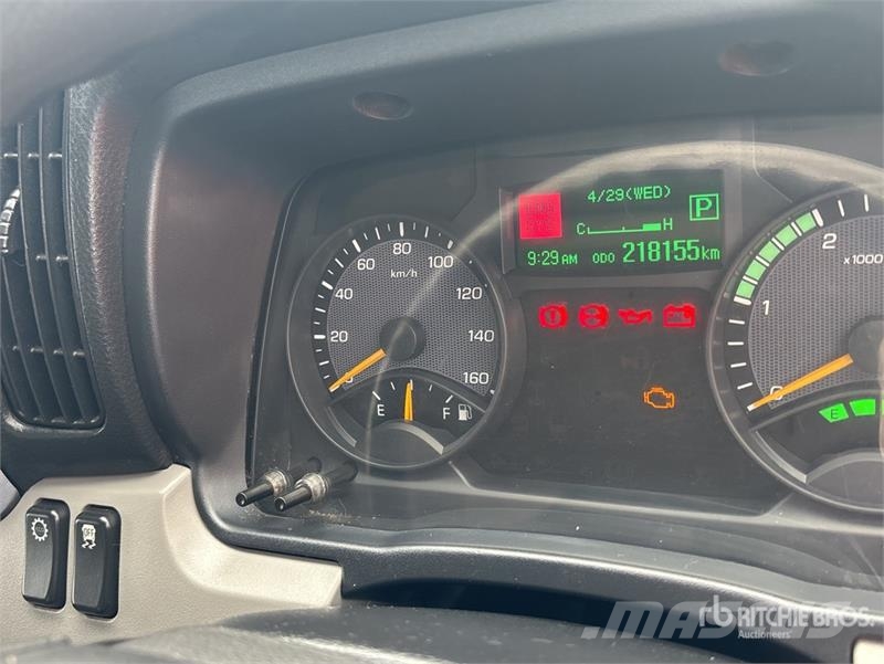Mitsubishi Fuso Canter 7/800 4x2 Refrigerated Truck شاحنات بدرجة حرارة قابلة للضبط