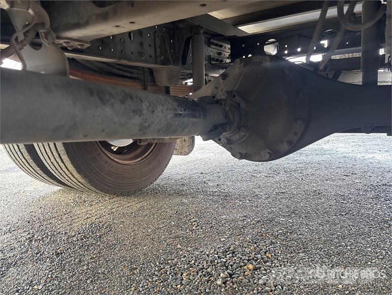 Mitsubishi Fuso Canter 7/800 4x2 Refrigerated Truck شاحنات بدرجة حرارة قابلة للضبط