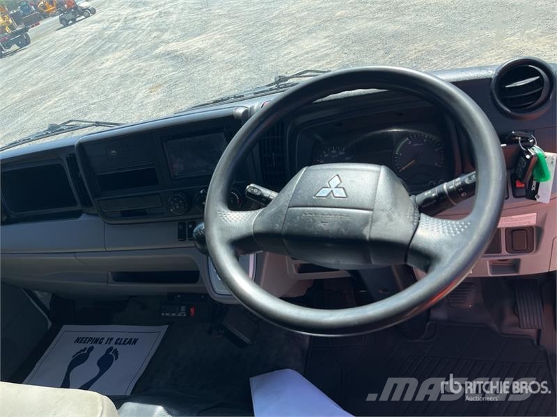Mitsubishi Fuso Canter 918 4x2 Refrigerated Truck Temperature controlled trucks