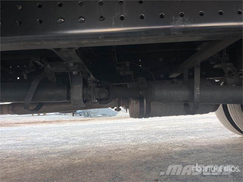 Mitsubishi Fuso Canter 7/800 4x2 Refrigerated Truck شاحنات بدرجة حرارة قابلة للضبط