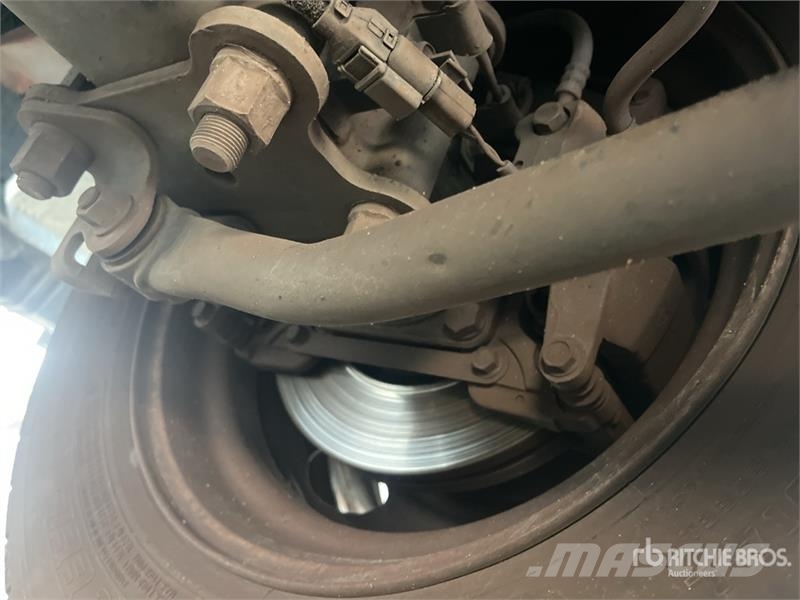 Mitsubishi Fuso Canter 7/800 4x2 Refrigerated Truck شاحنات بدرجة حرارة قابلة للضبط