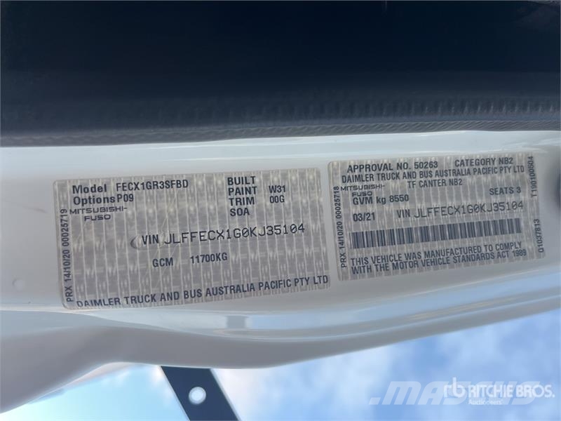 Mitsubishi Fuso Canter 7/800 4x2 Refrigerated Truck شاحنات بدرجة حرارة قابلة للضبط