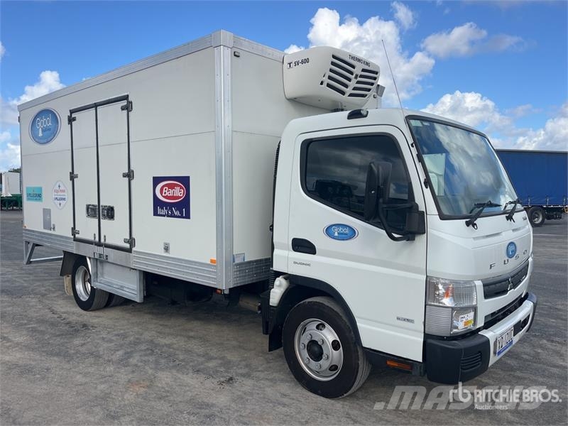 Mitsubishi Fuso Canter 7/800 4x2 Refrigerated Truck شاحنات بدرجة حرارة قابلة للضبط