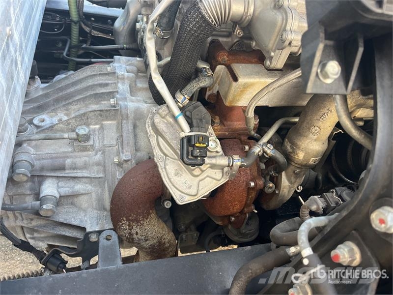 Mitsubishi Fuso Canter 7/800 4x2 Refrigerated Truck شاحنات بدرجة حرارة قابلة للضبط