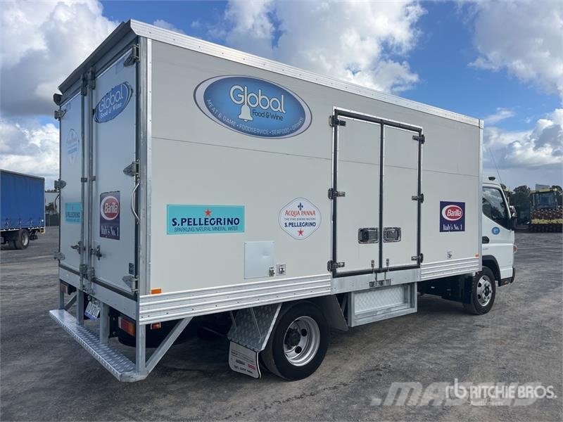 Mitsubishi Fuso Canter 7/800 4x2 Refrigerated Truck شاحنات بدرجة حرارة قابلة للضبط