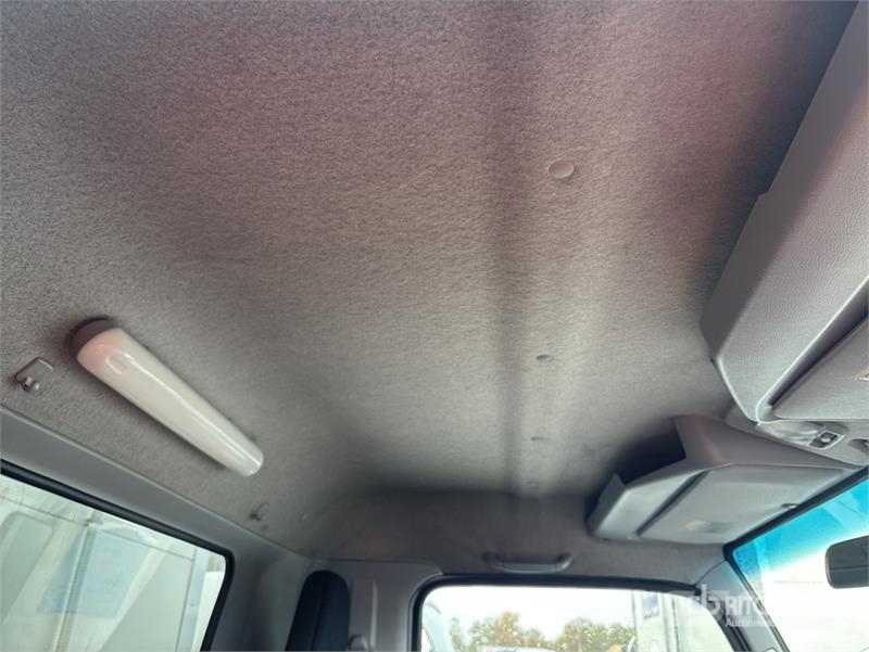Mitsubishi Fuso Canter 7/800 4x2 Refrigerated Truck شاحنات بدرجة حرارة قابلة للضبط