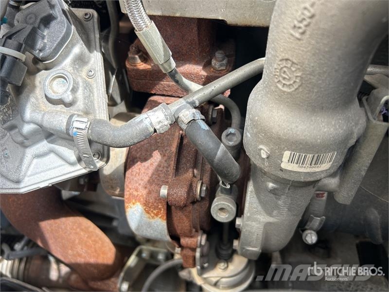 Mitsubishi Fuso Canter 4x2 Flatbed Truck Flatbed / Dropside trucks