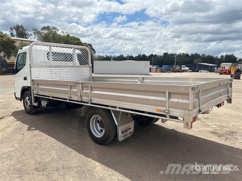 Mitsubishi Fuso Canter 4x2 Flatbed Truck Flatbed / Dropside trucks