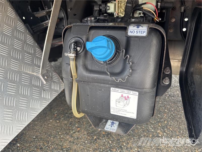 Mitsubishi Fuso Canter 7/800 4x2 Refrigerated Truck شاحنات بدرجة حرارة قابلة للضبط